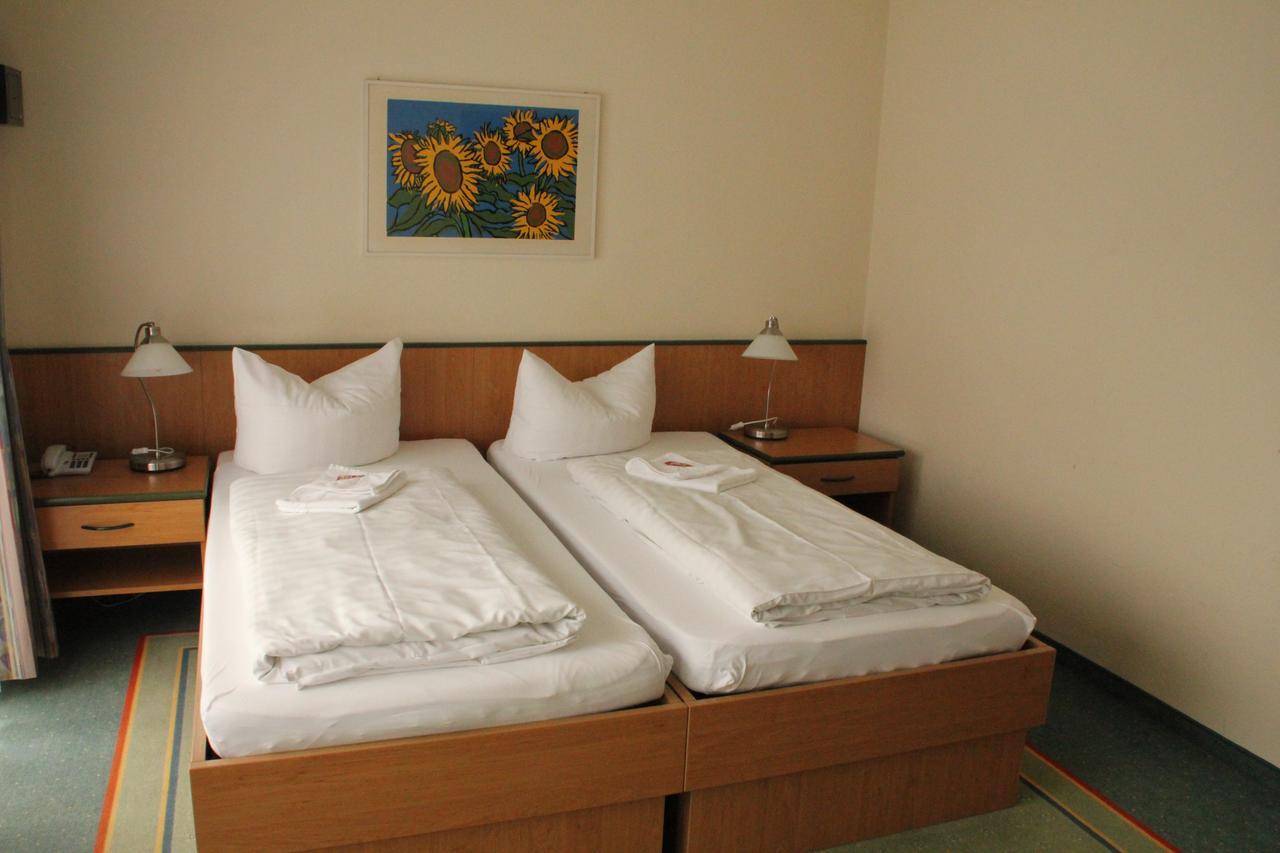 Hotel Traube Офенбург Екстериор снимка